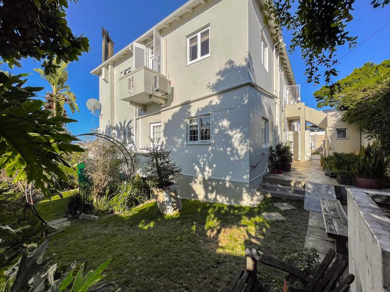 2 Bedroom Property for Sale in Green Point Western Cape